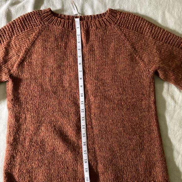 Hand knit Wool Sweater - Picture 4 of 5